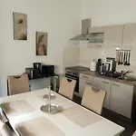 Grey Pearl With Free Ev Ch-station דירה Valbandon