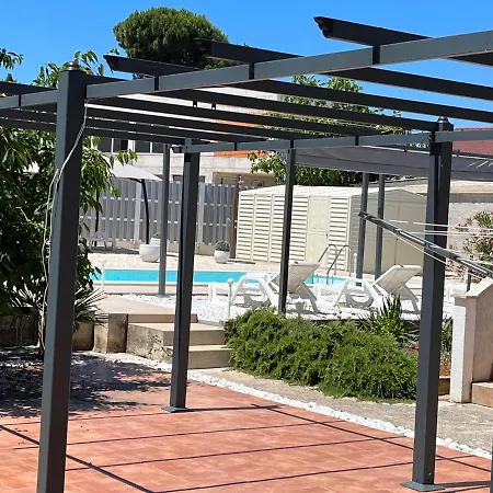 Grey Pearl With Free Ev Ch-station