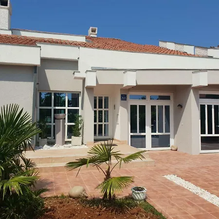 Grey Pearl With Free Ev Ch-station Lägenhet *