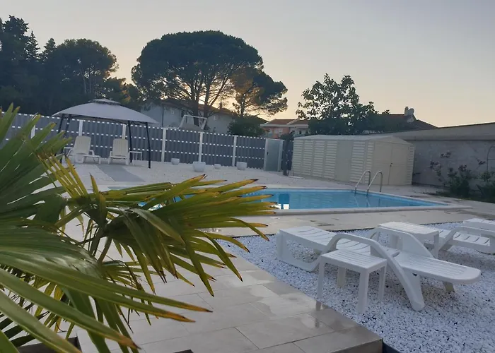 Lägenhet Grey Pearl With Free Ev Ch-station