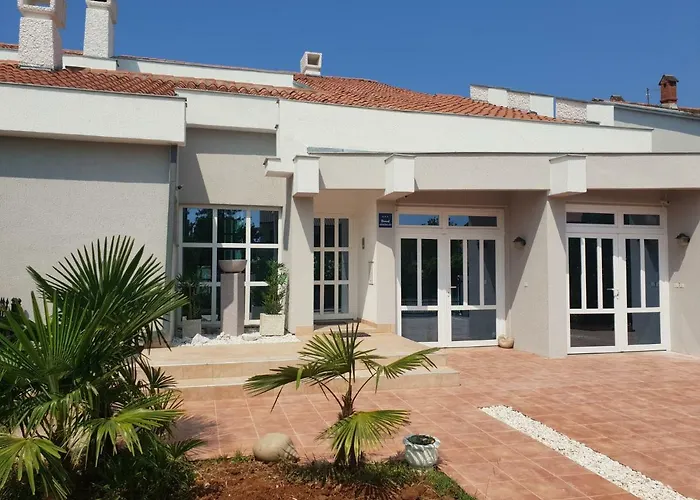 Grey Pearl With Free Ev Ch-station Apartament *